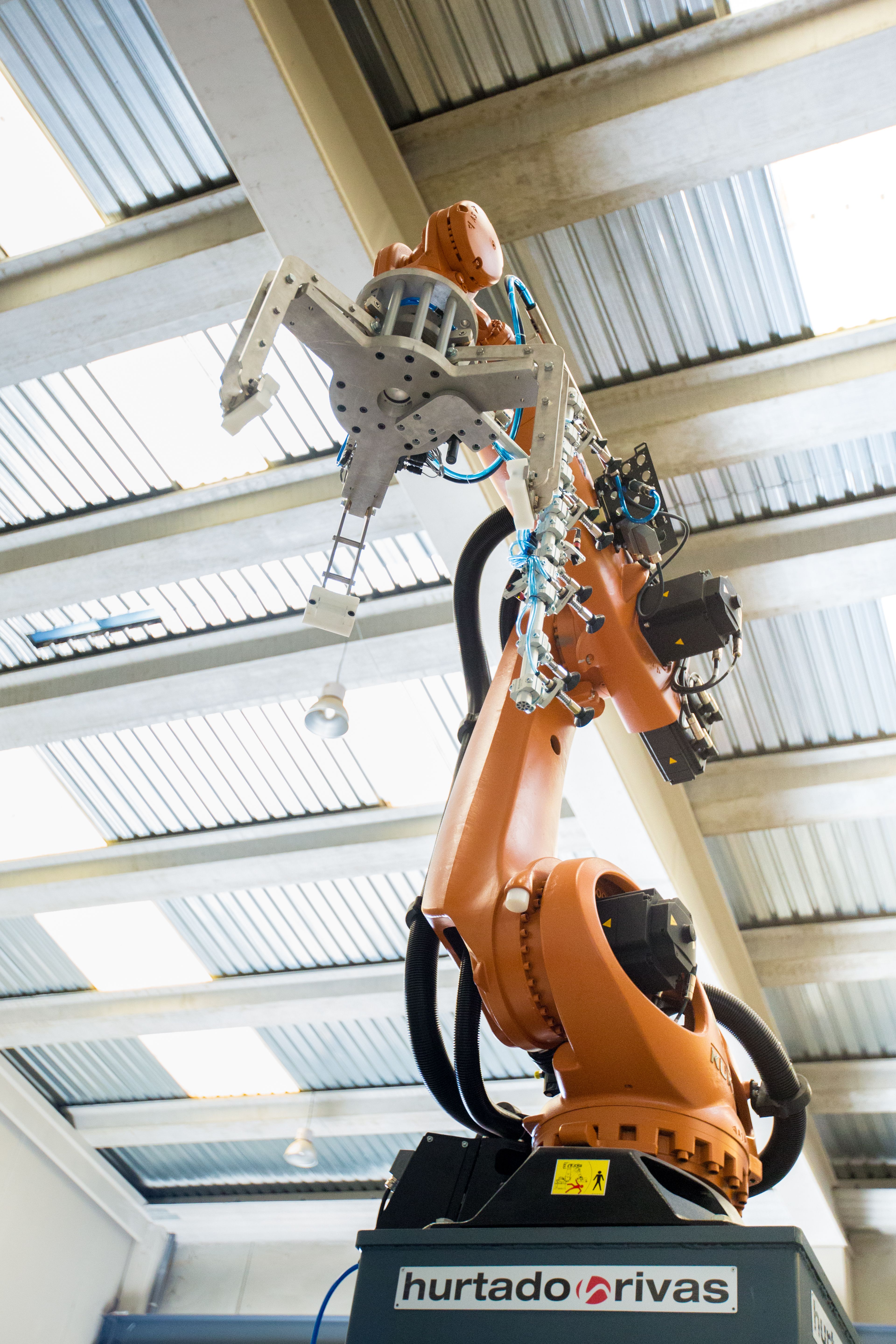 La empresa familiar que cambió los carros por robots para evitar el cierre